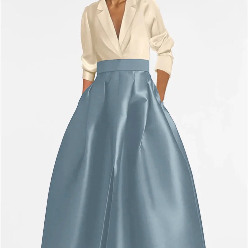 Mindlessly A-line collar shirt dress with pockets. Size 8